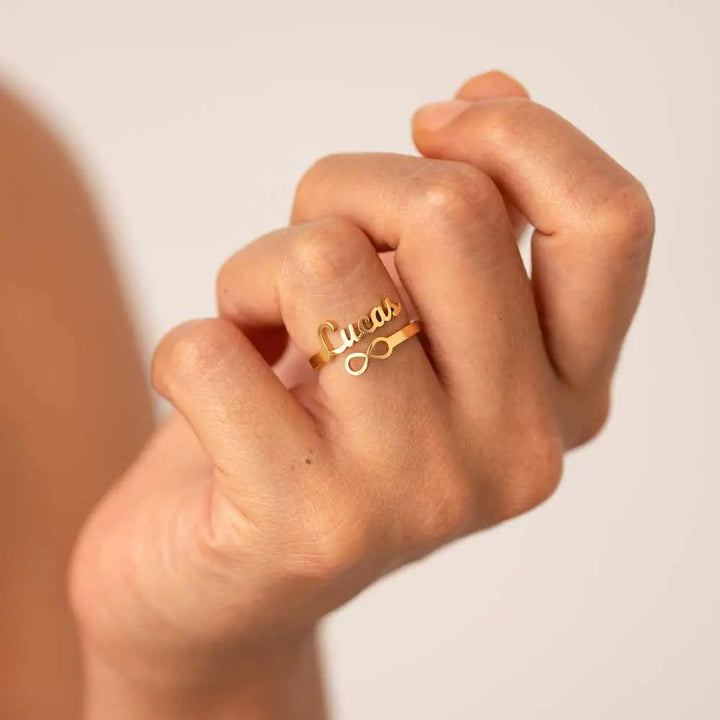 Anello con Nome e Motivo